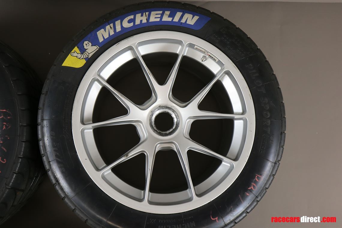 porsche-991-cup-wheels-with-michelin-tires