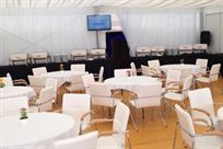 luxury-hospitality-tent-with-equipment