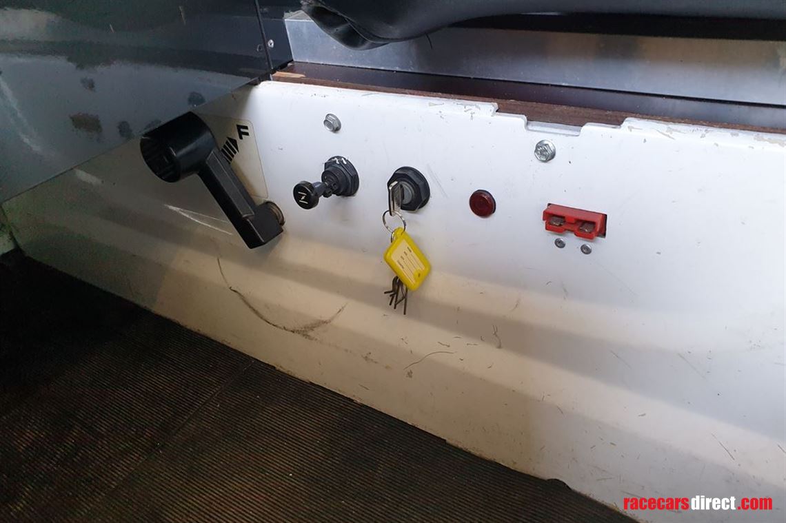 mobile-commandstand-pitcar-toolbox-golfcar