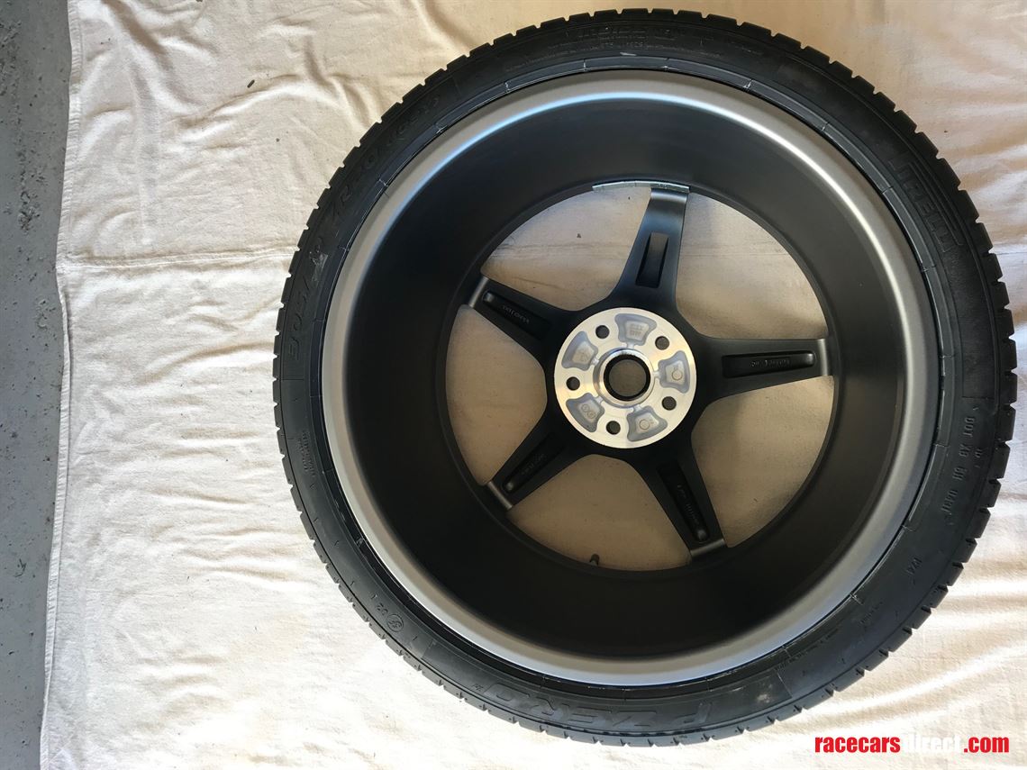 ferrari-488-wheels-and-tyres