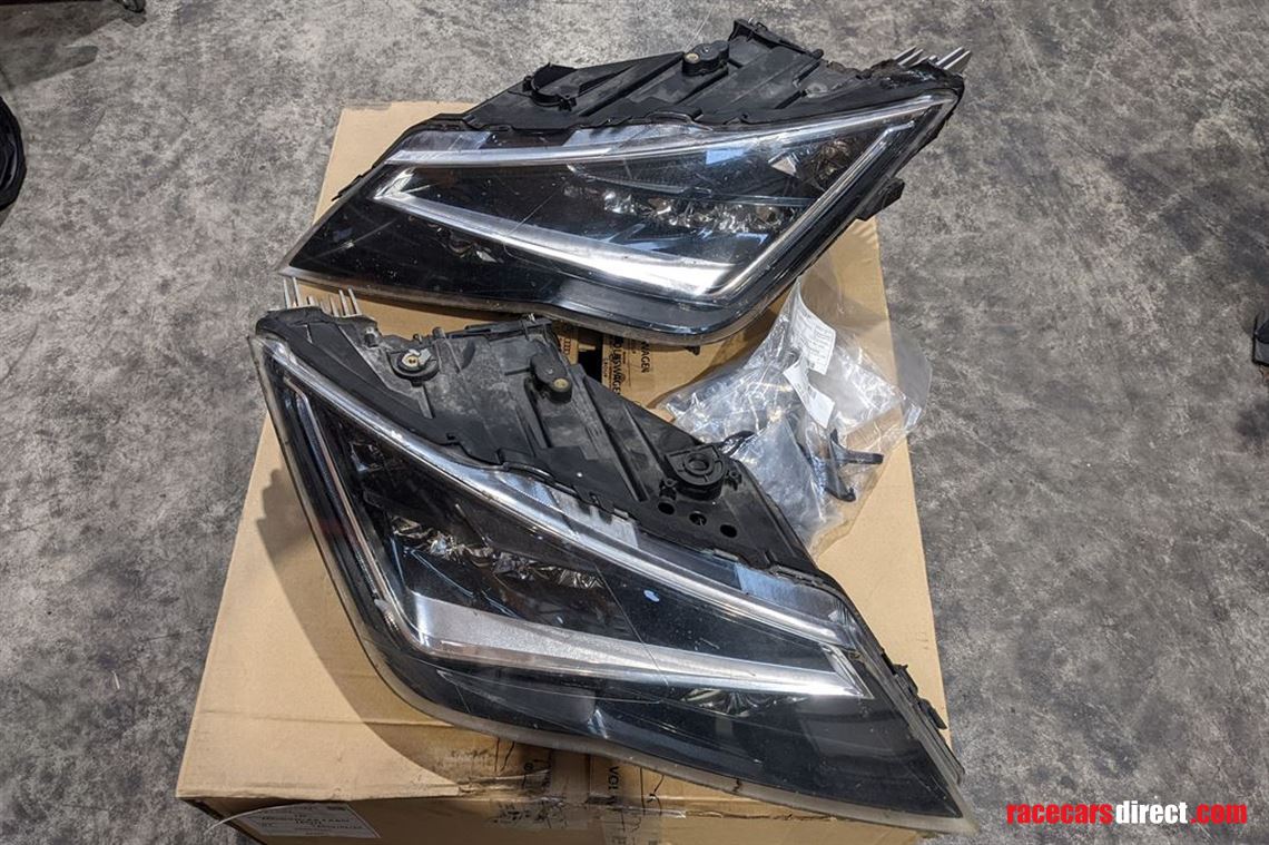 headlights-from-leon-tcr