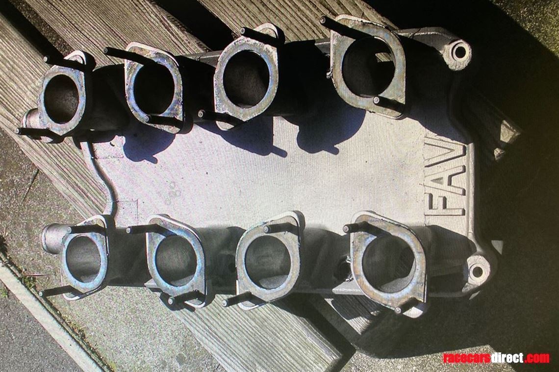 Racecarsdirect.com - Ford GT40 Intake Manifold Weber Carburetors