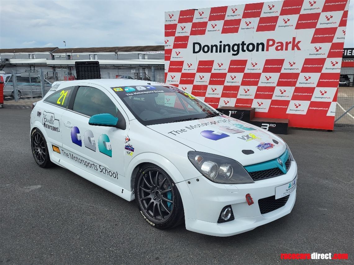 dunlop-production-car-trophy-astra-vxr