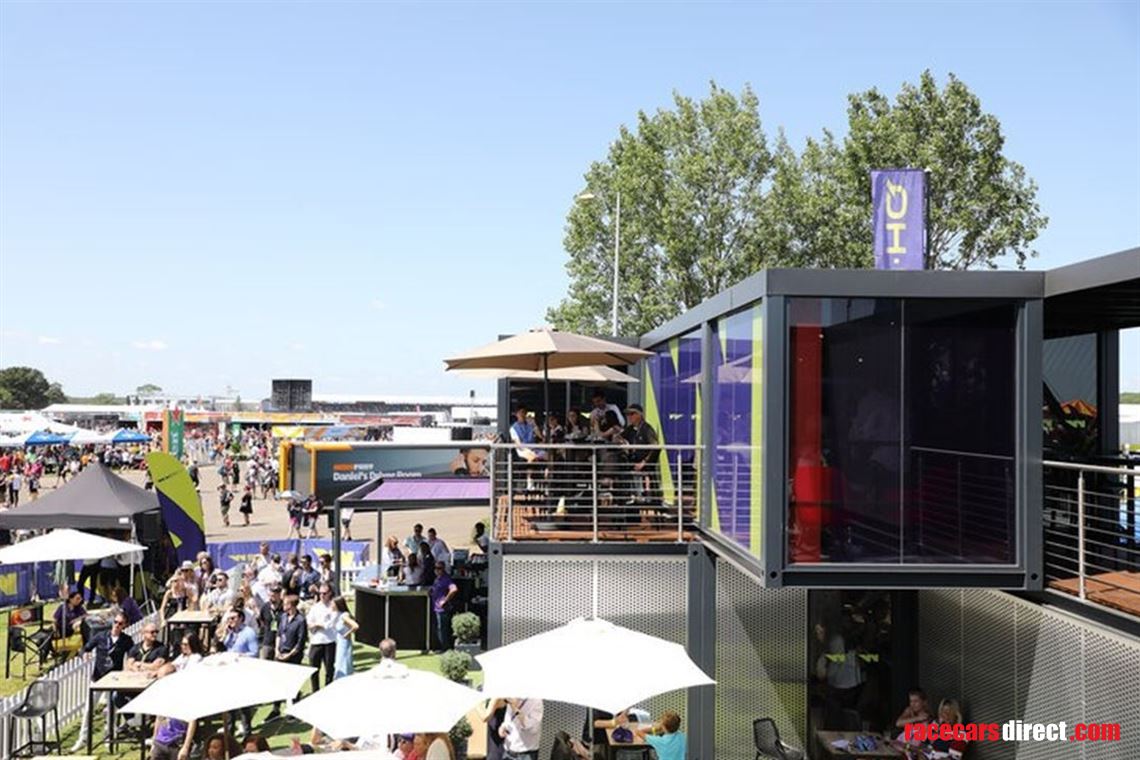 f1-support-series-motorhome-hospitality-unit