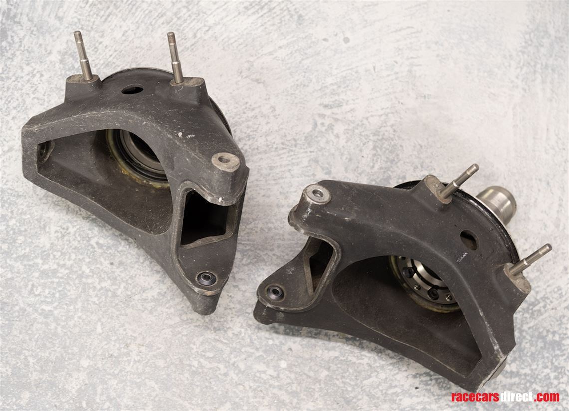 a-pair-of-rear-uprights-for-porsche-962