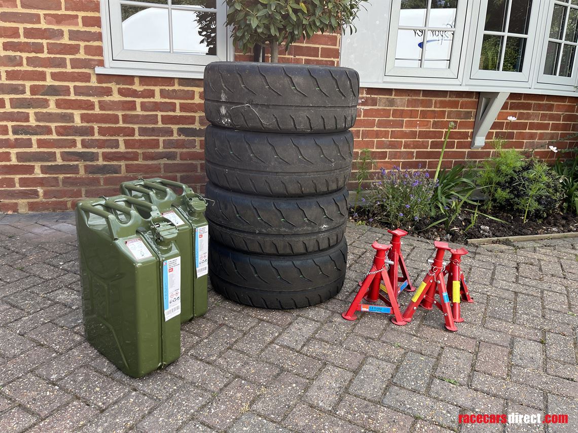 ginetta-g40-plus-trailer-and-wheels-tyres