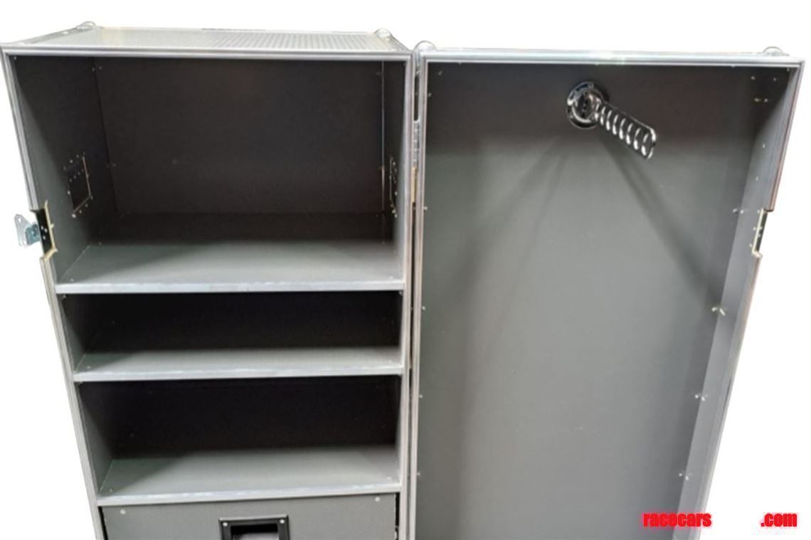 Racecarsdirect.com - VMEP Driver Racewear Flight Case