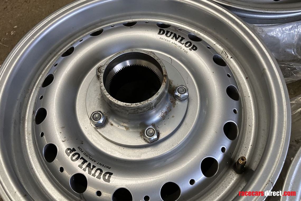 dunlop-alloy-racing-wheels-jaguar-d-type