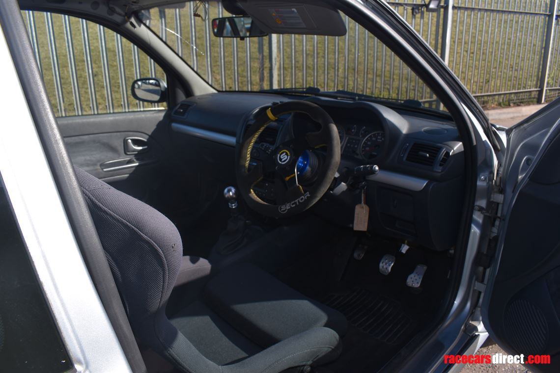 renault-clio-172-trackday-car