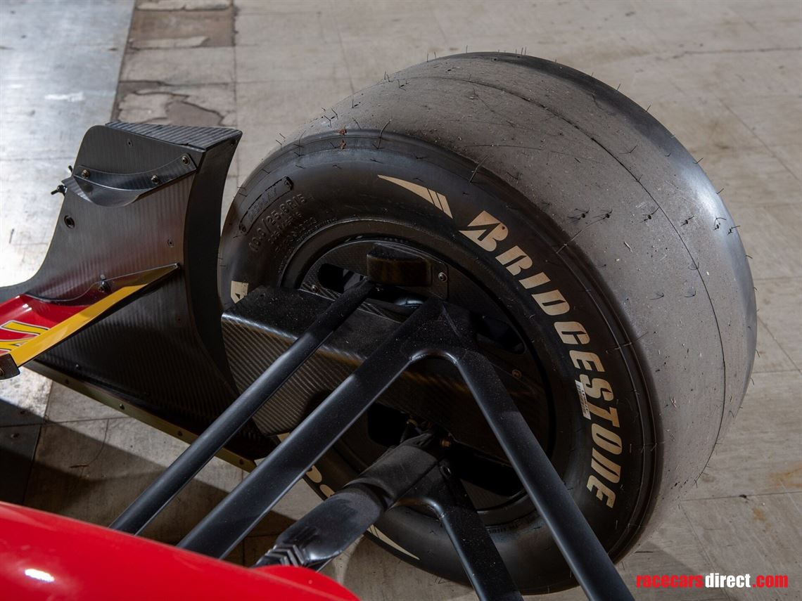 2004-lola-cosworth-ford-b0100