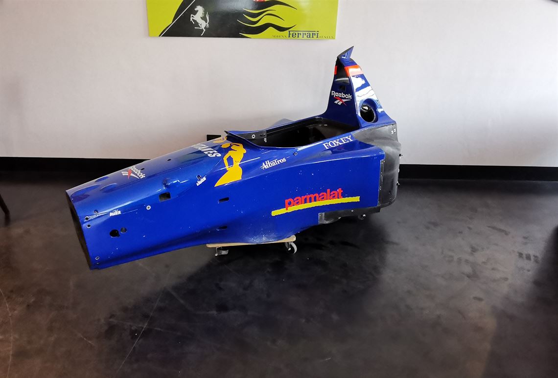 Racecarsdirect.com - 1995 LIGIER F1 JS41 BROKEN SECURITY CELL