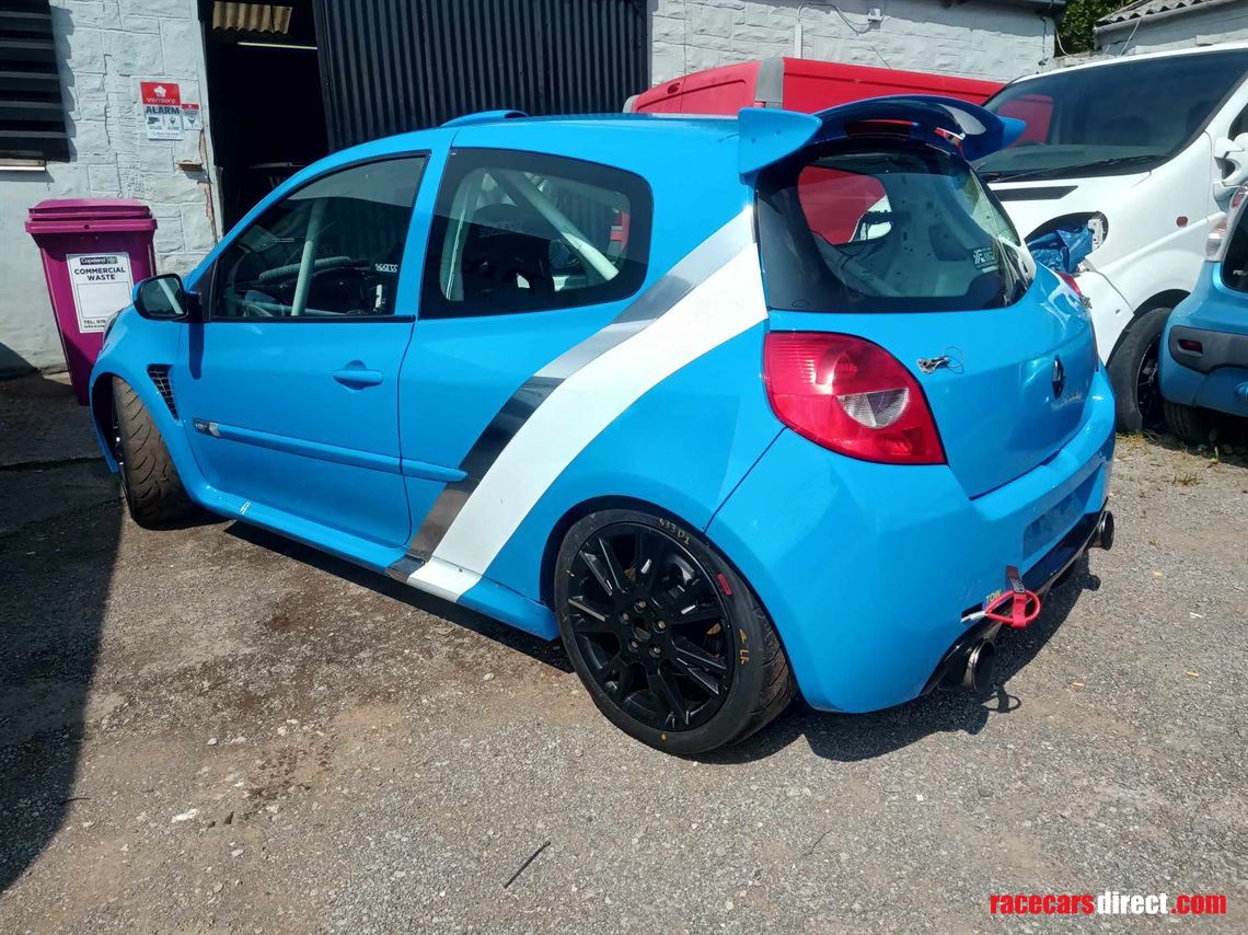 renault-clio-cup-x85-2012