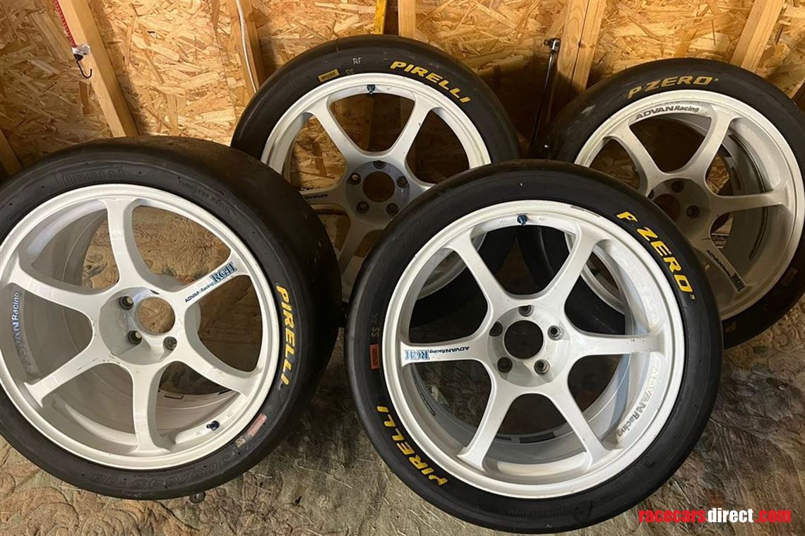 advan-racing-rgii-wheels-5x1143-10j-pirelli-p