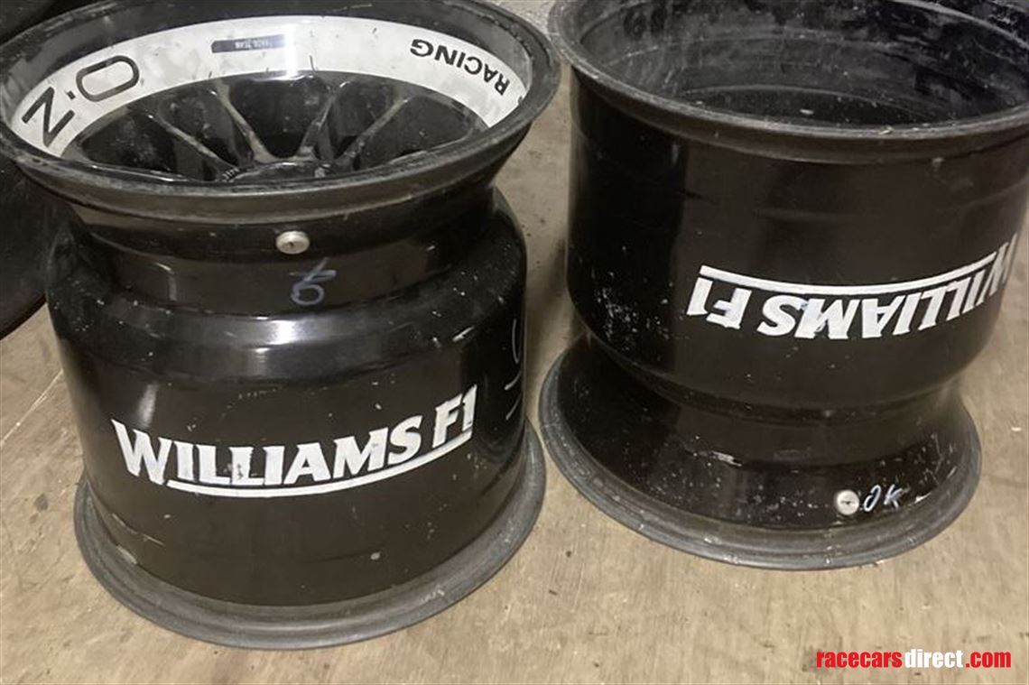 williams-formula-1-front-wheels