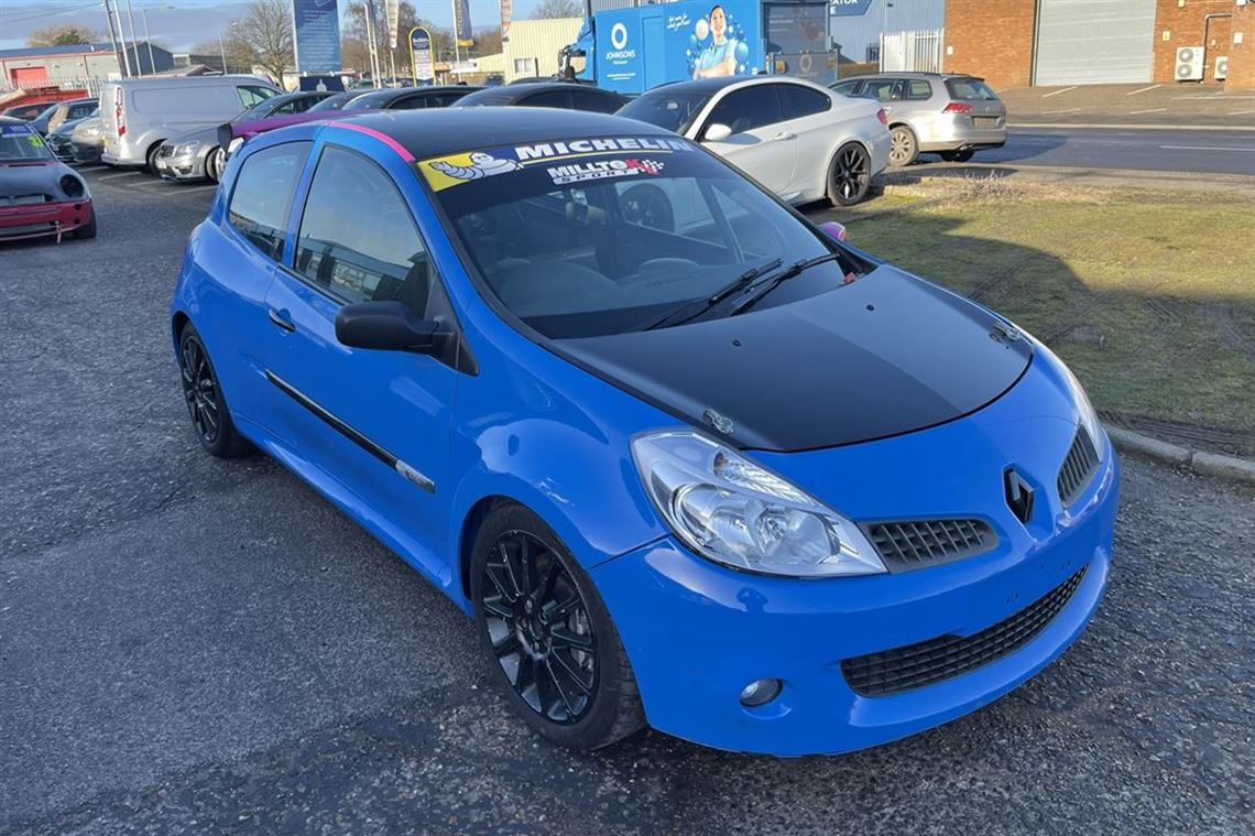 Racecarsdirect.com - Clio Cup Road Series ex race car