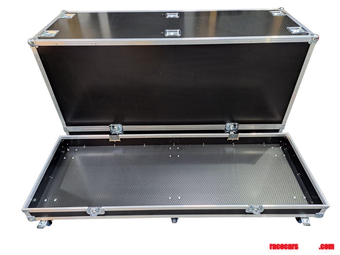 Racecarsdirect.com - Stackable Flight Cases