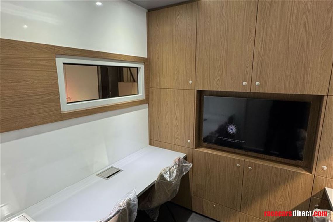 new-race-trailer-incl-engineers-office