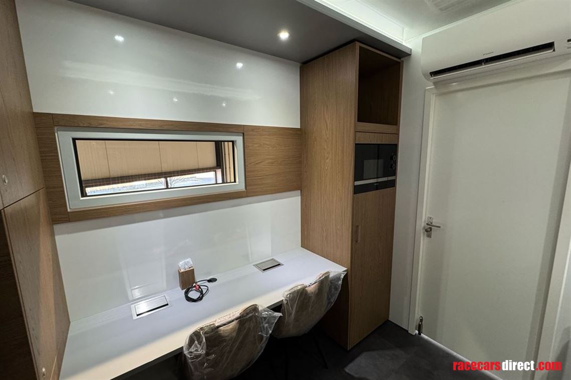 new-race-trailer-incl-engineers-office