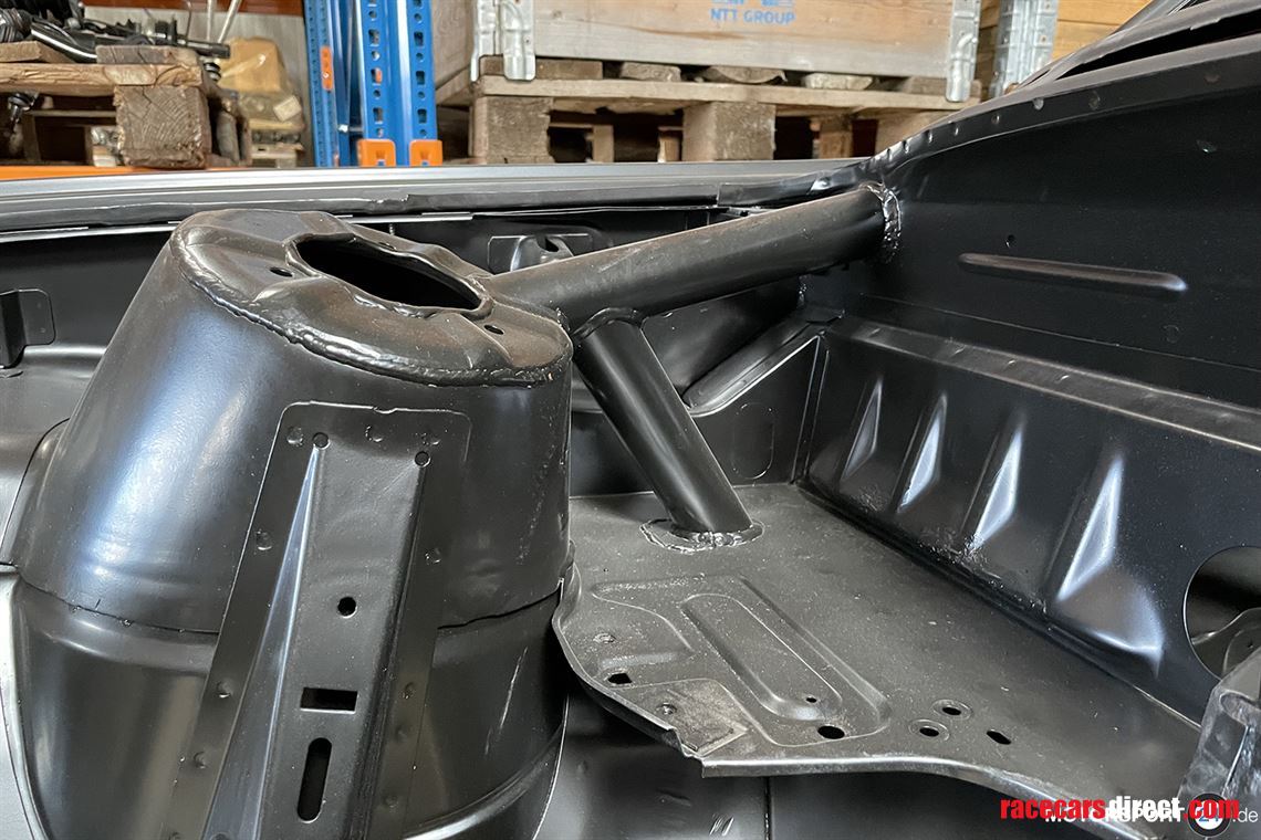 Racecarsdirect.com - New BMW M3 E30 Gruppe A 89/90 Body Shell Replica