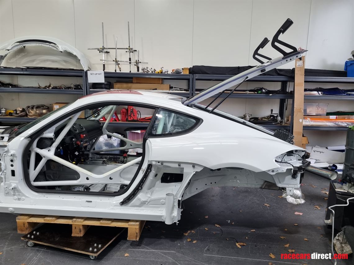 2020-porsche-718-cayman-gt4-chassis