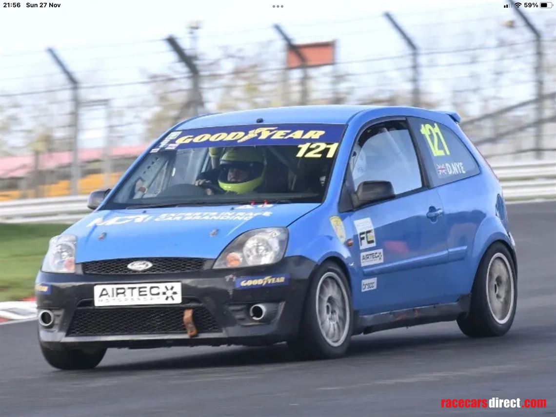 ford-fiesta-st150-ready-to-race