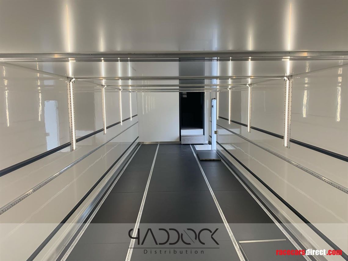 astacar-z2-slide-ref-4934-in-productionstock