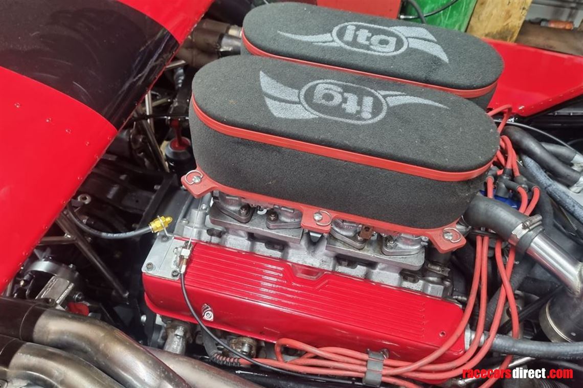 rover-v8-race-engine