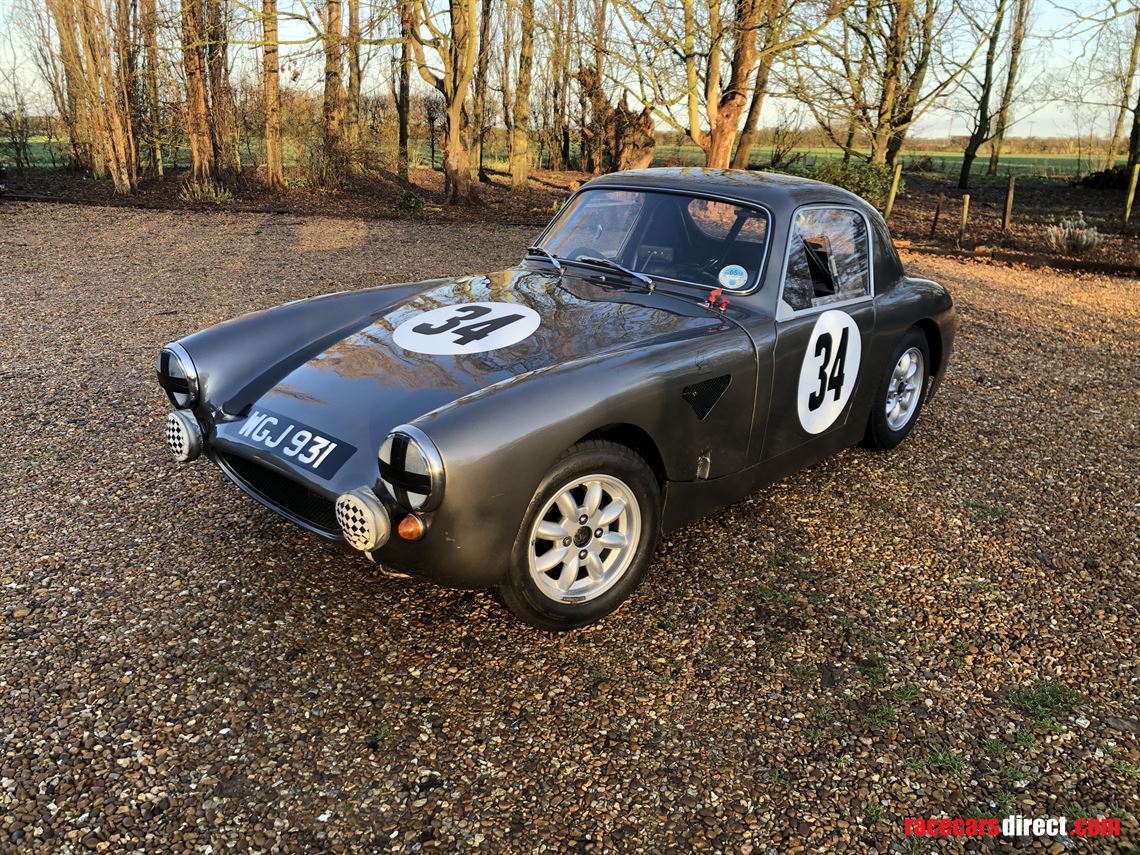 Roues fils Borrani sur Austin Healey 3000 Mark III Roues fils Borrani sur Austin Healey 3000 Mark III