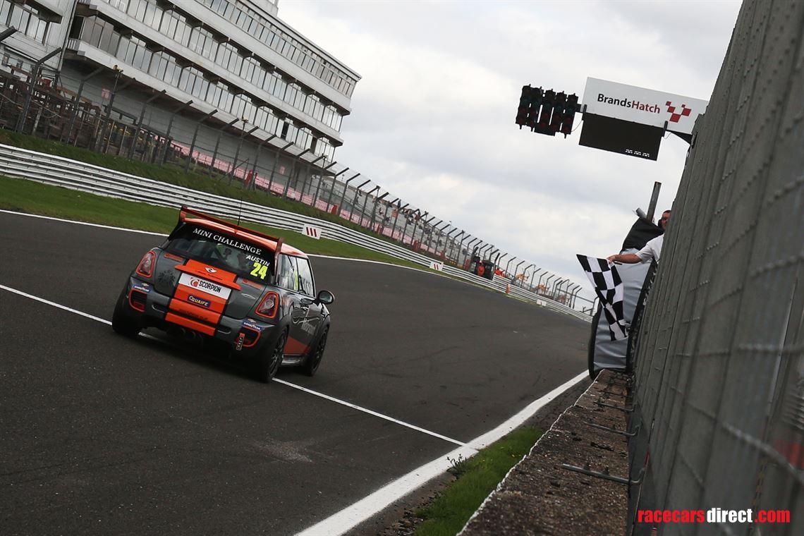 Racecarsdirect.com - Championship winning Mini Challenge R56