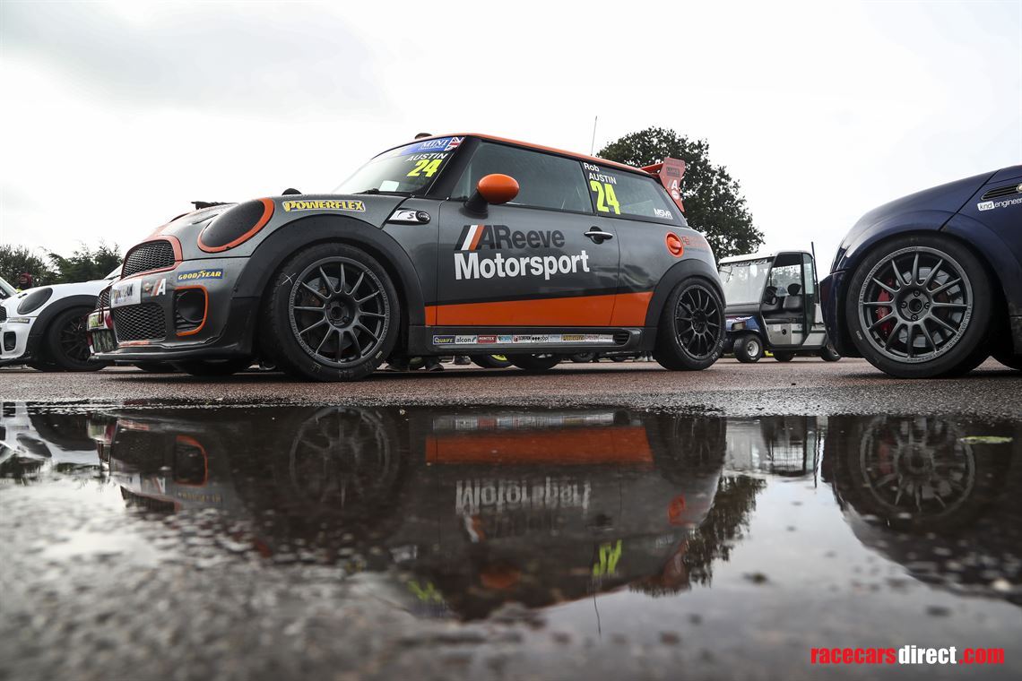 Racecarsdirect.com - Championship winning Mini Challenge R56