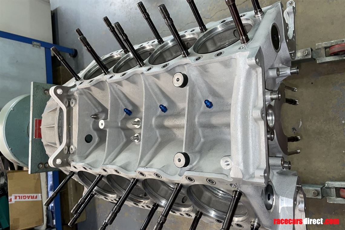 Racecarsdirect.com - TWR 3.5L V8 Indy Engine - 650 bhp -stripped for ...