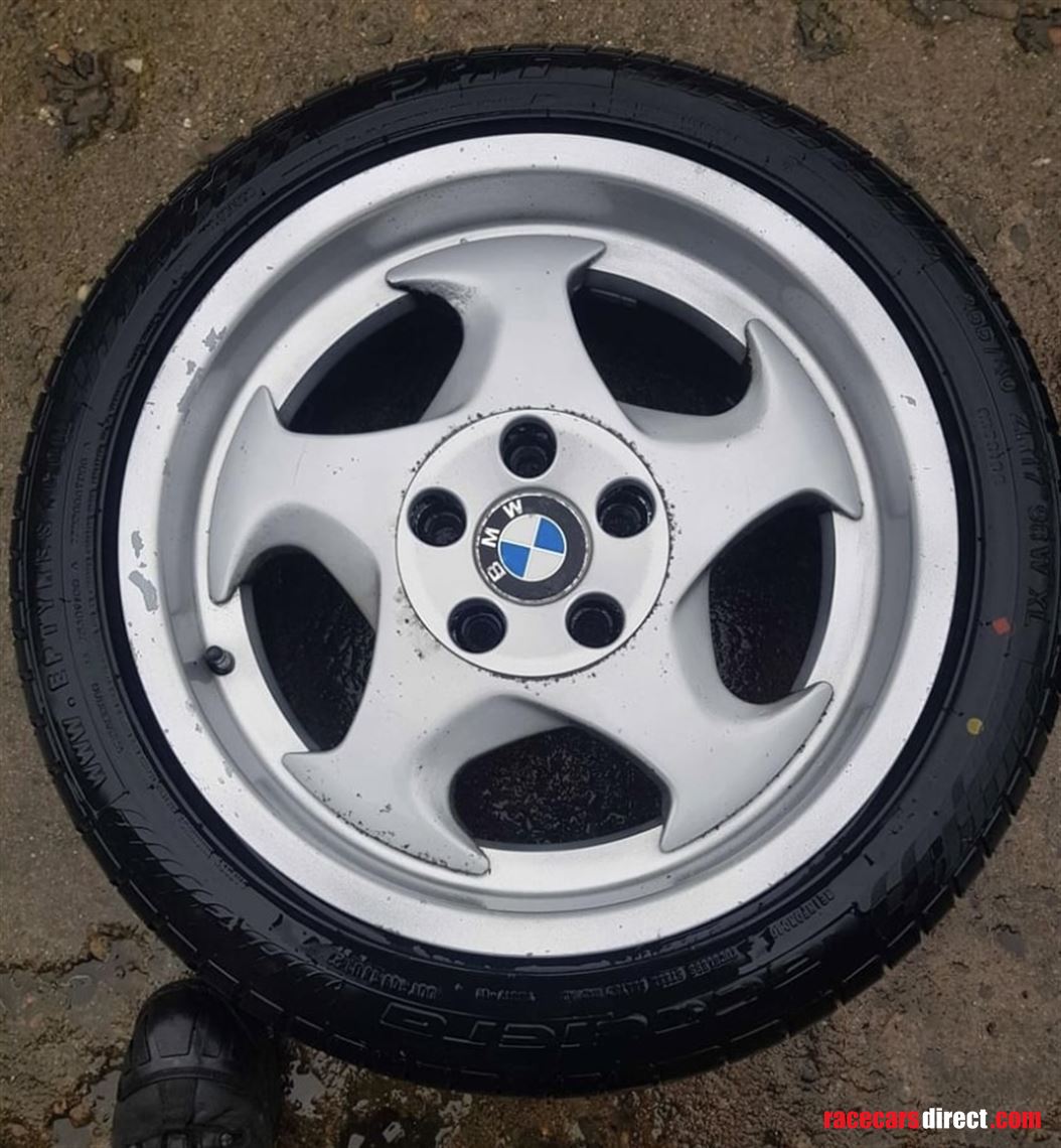 Racecarsdirect.com - Genuine BMW staggered 'Throwing star' wheels