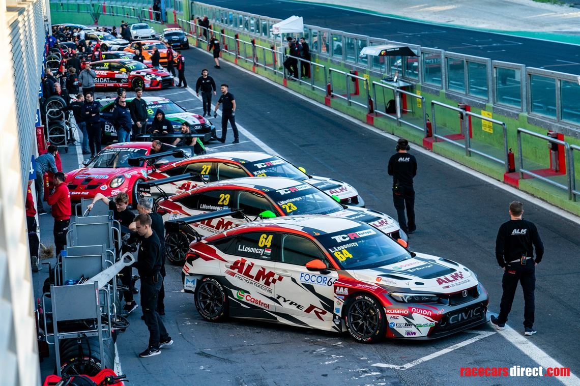 three-honda-civic-fl5-tcr-for-sale