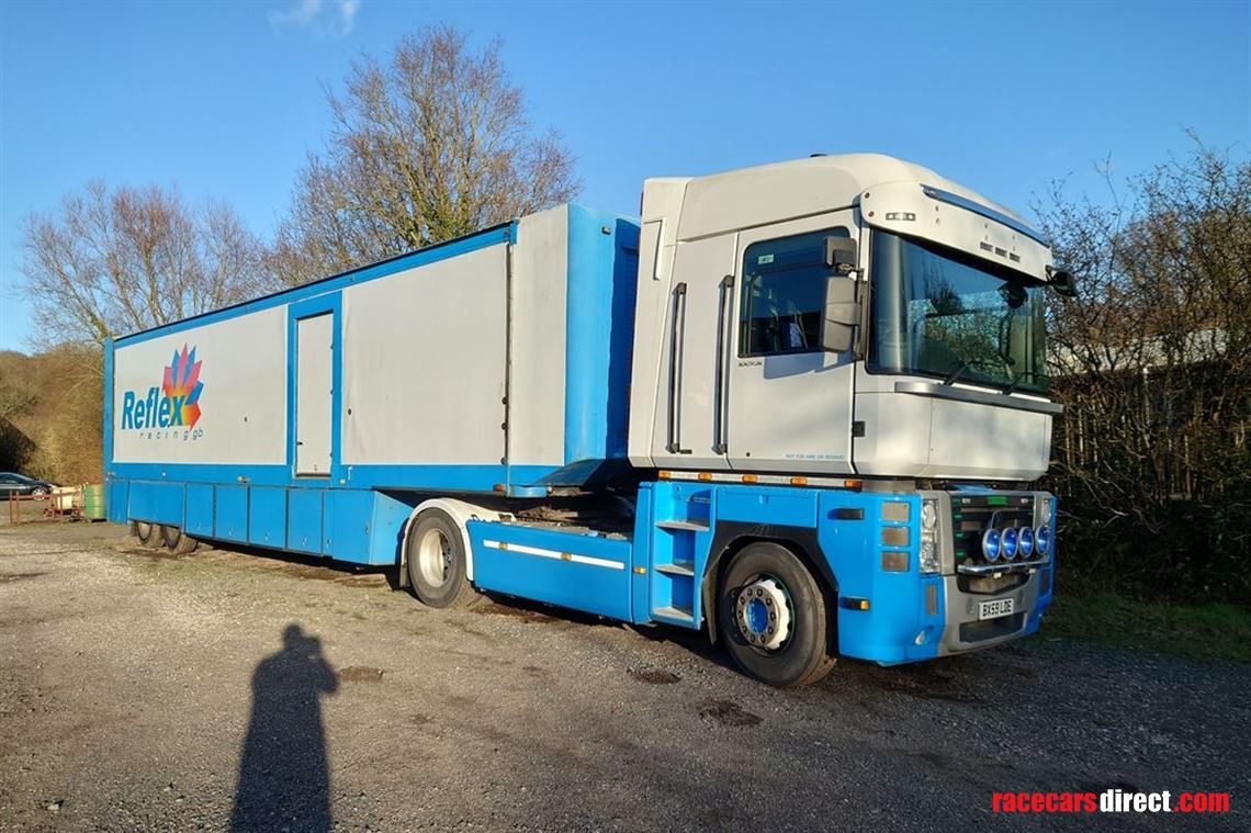 race-trailer-ex-mclaren-f1-22000-offers-invit