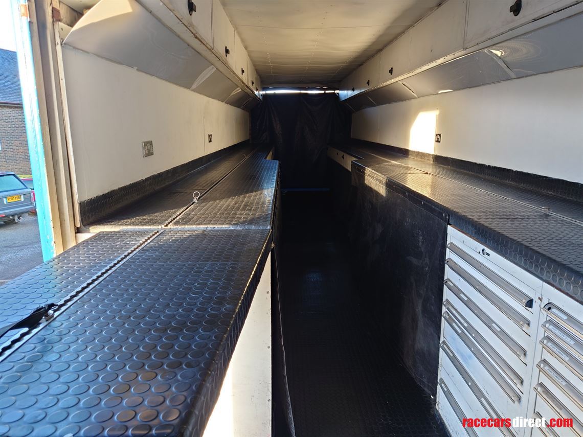 race-trailer-ex-mclaren-f1-22000-offers-invit