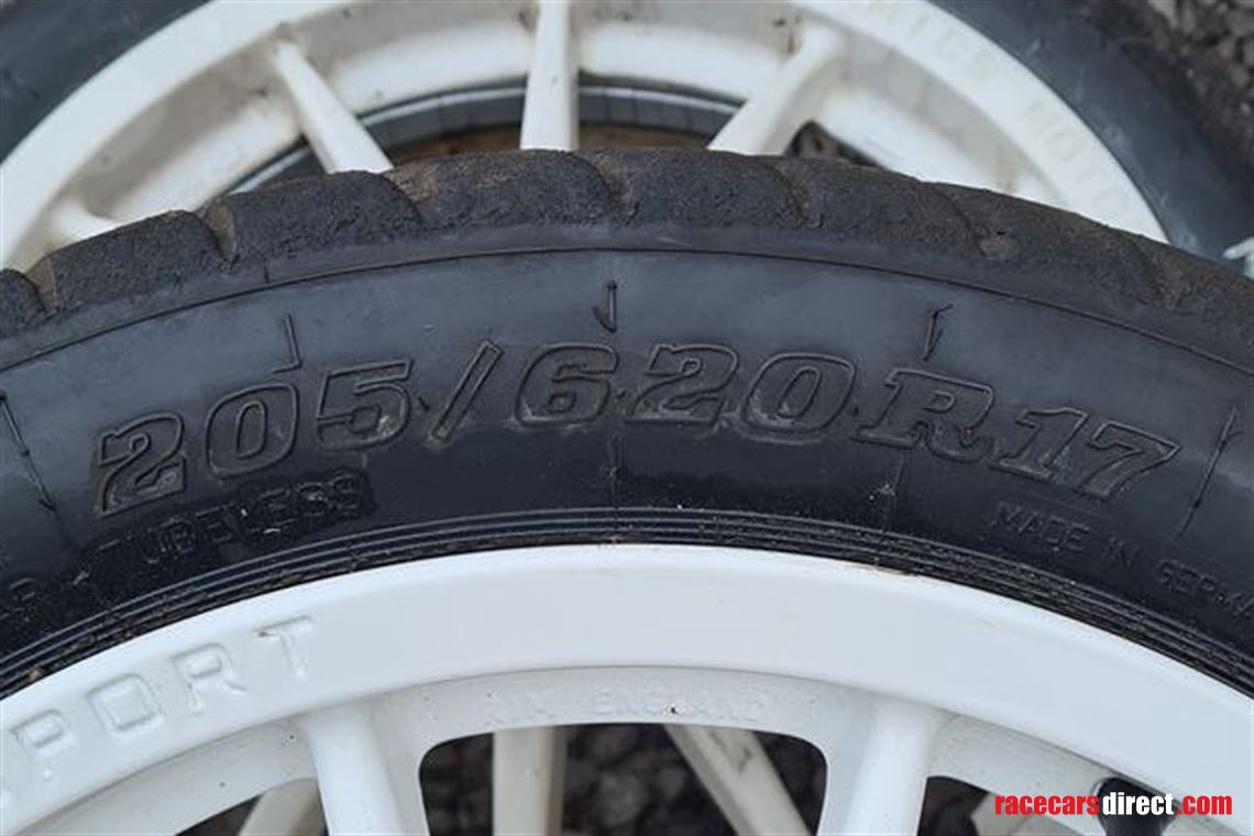 race-wet-tyres