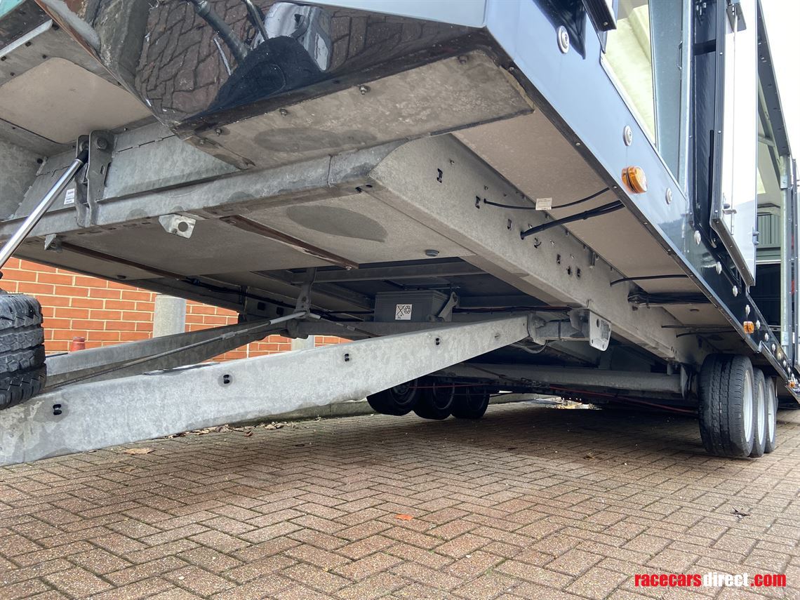 brian-james-race-transporter-6