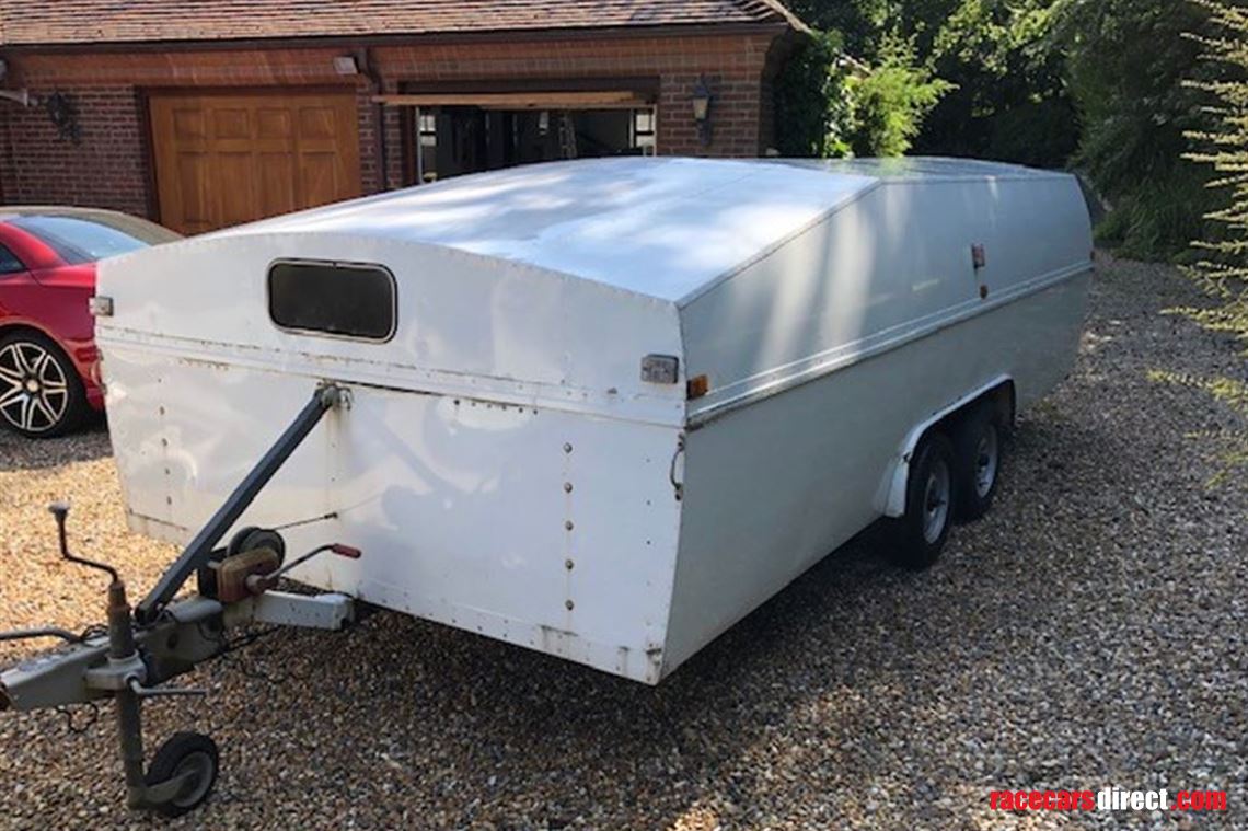 covered-race-transporter