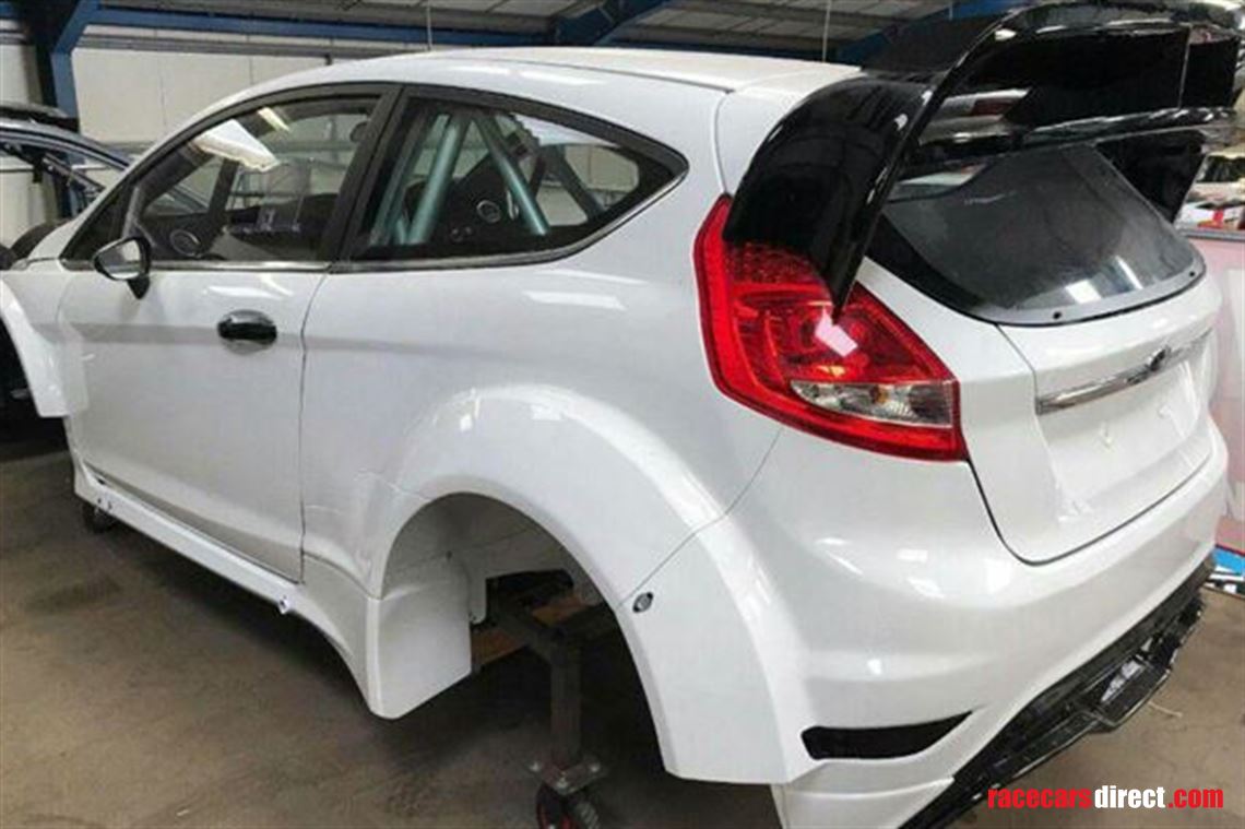 Racecarsdirect.com - Fiesta 2010 bodyshell V5 present