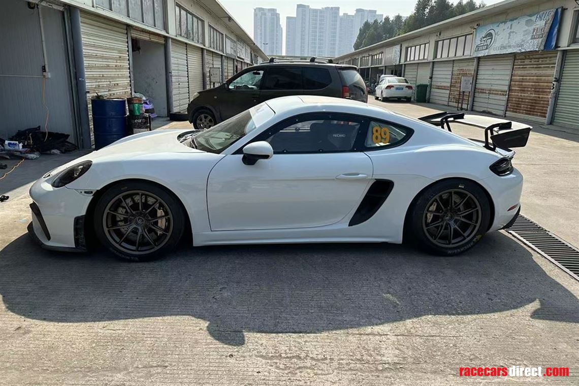 Racecarsdirect.com - Porsche 718 GT4 Competition