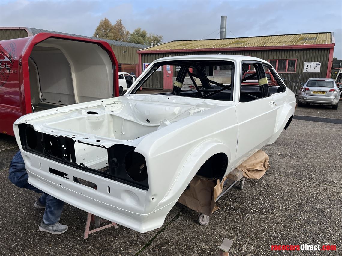 Racecarsdirect.com - FORD ESCORT MK2 GROUP 4 RALLY SHELL