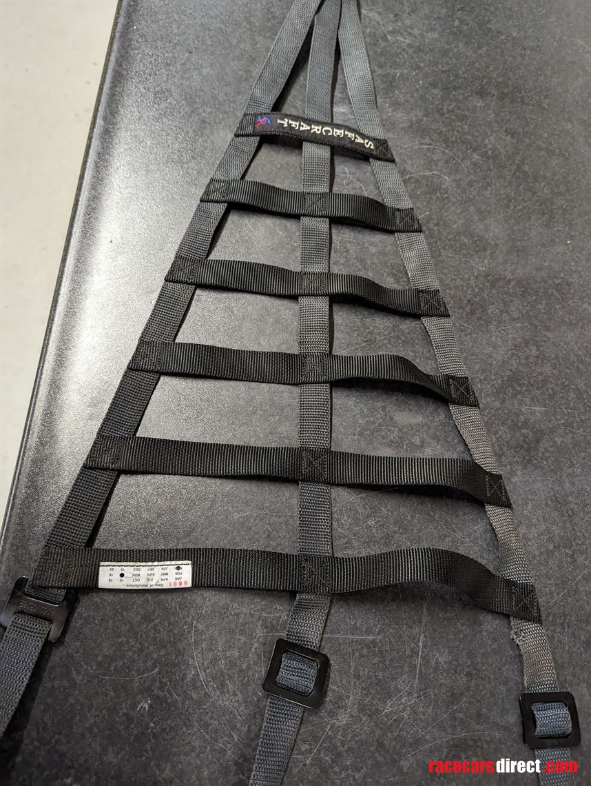 Racecarsdirect.com - Safecraft window net with quick release