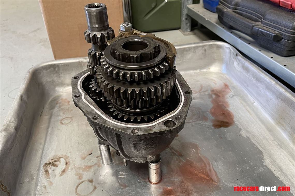 hewland-ft200-5-speed-gearbox