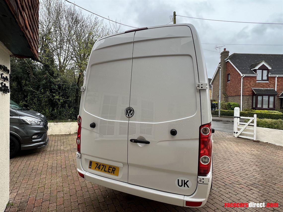 2015-lwb-volkswagen-crafter-race-van