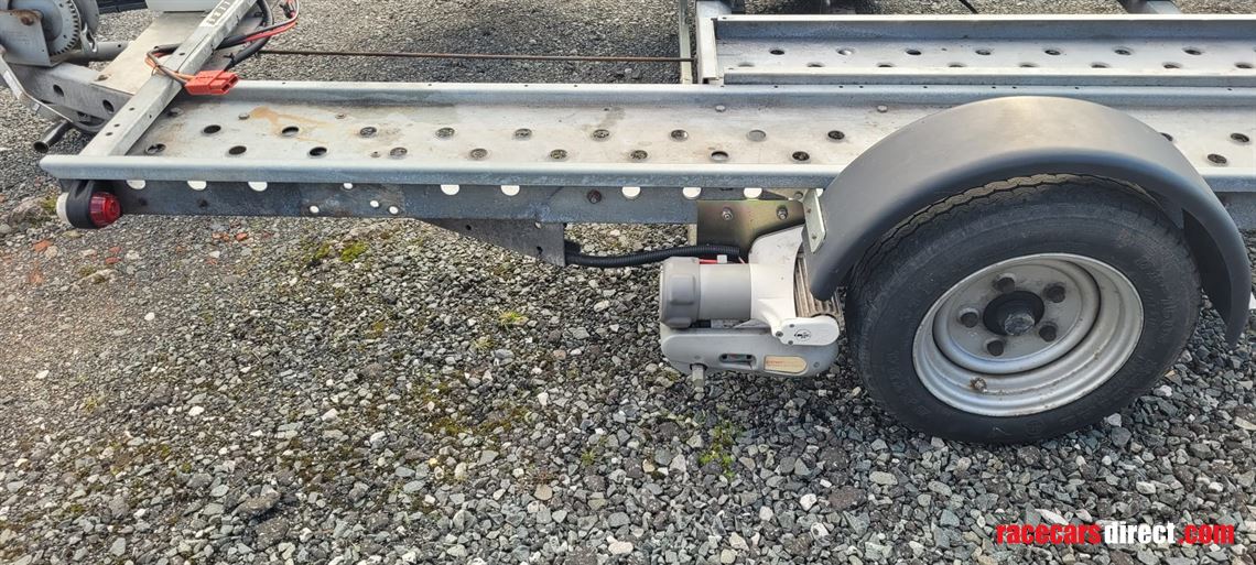 woodford-106-x-56-trailer-with-motor-movers