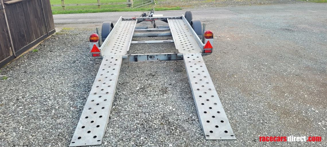 woodford-106-x-56-trailer-with-motor-movers