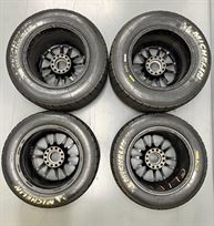 set-0f-4-formula-renault-wheels-and-tyreswets