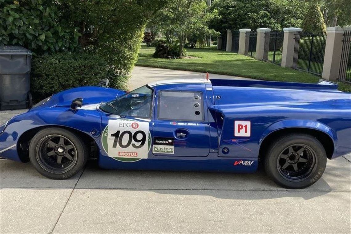 1967-lola-t70-mk3-73-109-italian-weber-carbs