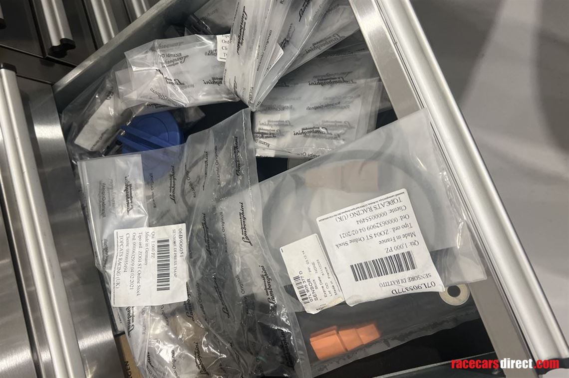 lamborghini-super-trofeo-parts-package-sold