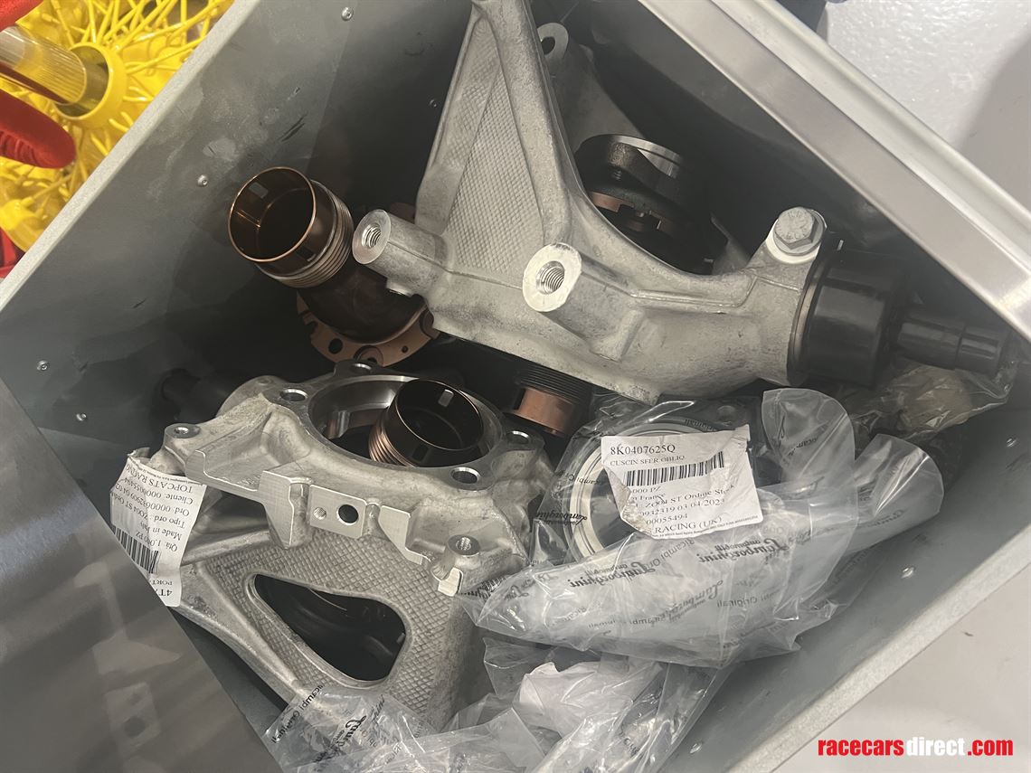 lamborghini-super-trofeo-parts-package-sold